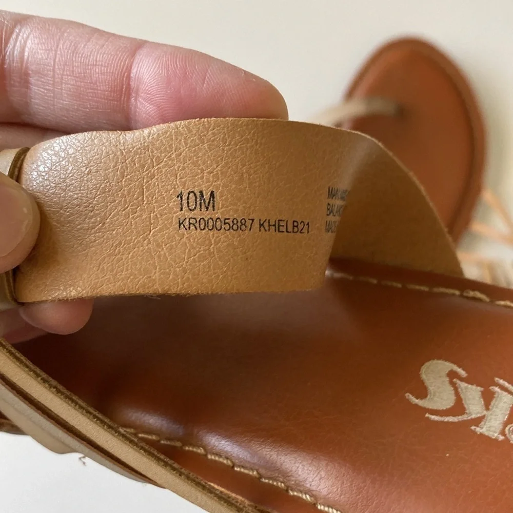 Korks leather slip on sandals toe strap women’s 10
